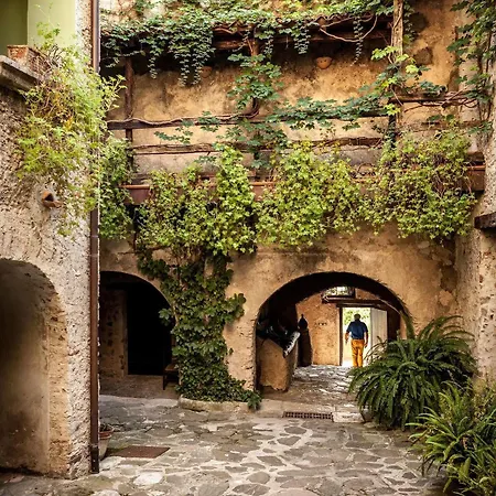 Villa Domus Laeta